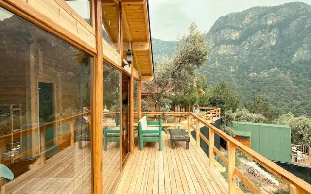 Shambala Lodge Hotel