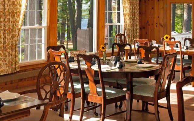 Wolf Cove Inn