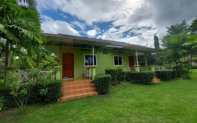 Tanaosri & Creekside Resort