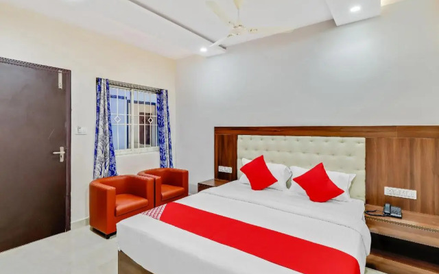 Hotel Iskcon Suites by OYO Rooms