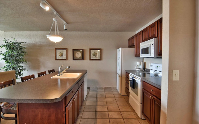 Unit 302 2 BD/ 2 BA Condo