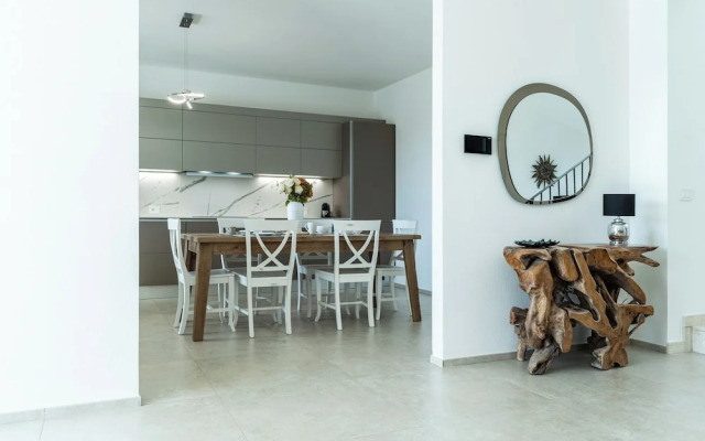 Villa Infinity with pool