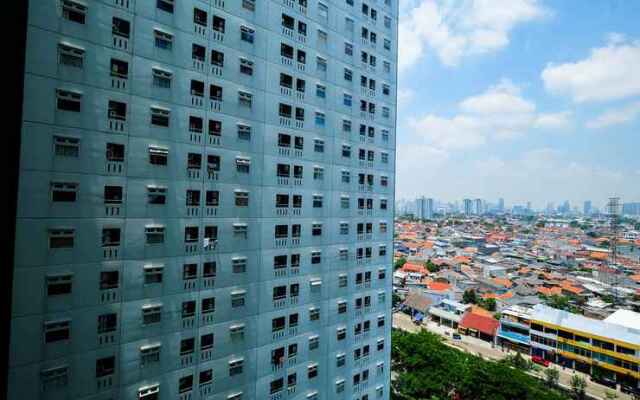 Studio Spacious Room at Green Pramuka Apartment By Travelio