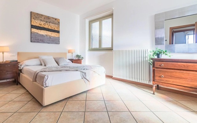 Sunny Varenna Apartment