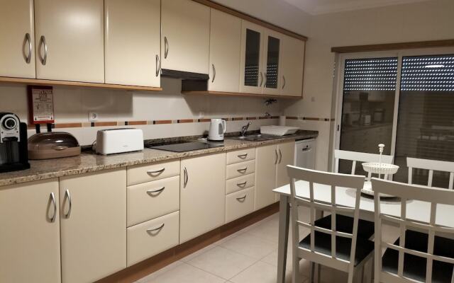 T2 Infante 101 A C Moderno Wi-fi Garagem 50M Praia