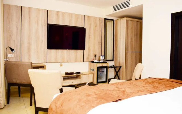 Rayjok Hotel And Suites