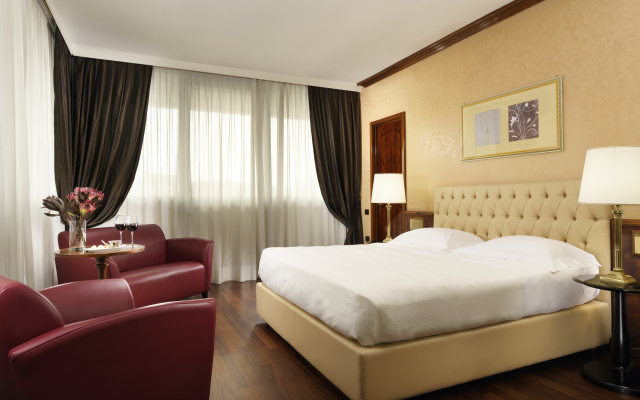 UNAHOTELS Scandinavia Milano Hotel