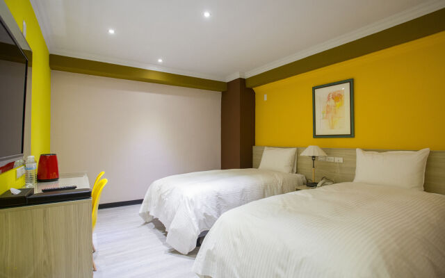 Lily Hotel