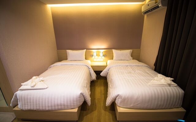 L Hotel