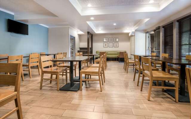 MainStay Suites John Wayne Airport by Choice Hotels