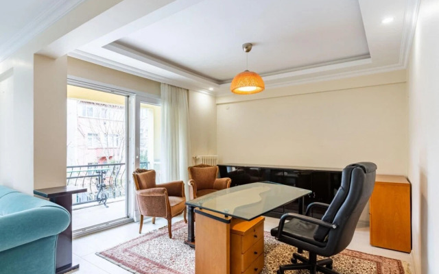 Pleasant Flat with Balcony in Moda Kadikoy