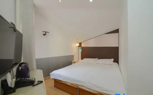 Siyu Select Hotel (Lujiazui Pudian Road Subway Station)