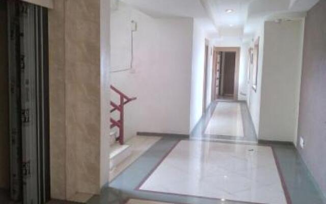 Capital O 82556 Hotel Pride