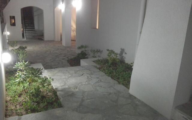 Okirroi Villas