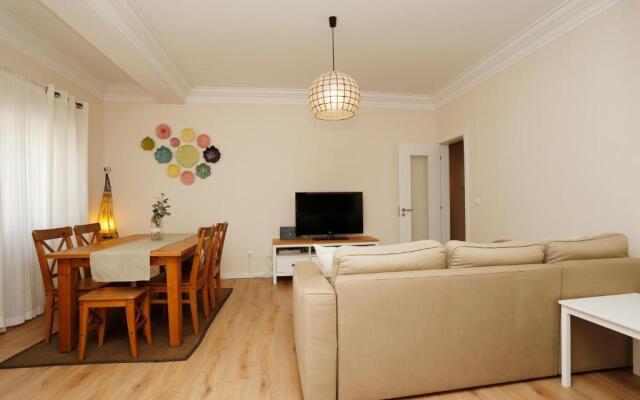 Stay like a local @ Almada cozy apartment