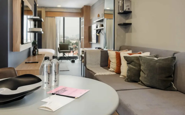 w Lovely 1BR w Private Balcony in Tabacalera