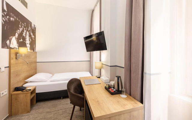 City Hotel Ring