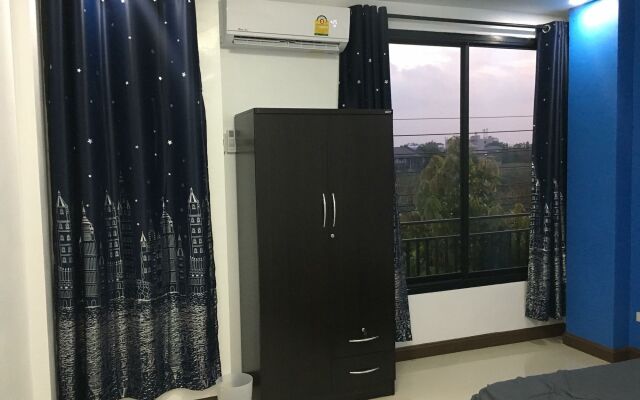 5 Chang Palace Hotel