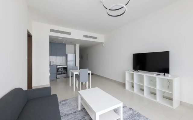 Splendid 1BR in Living Garden