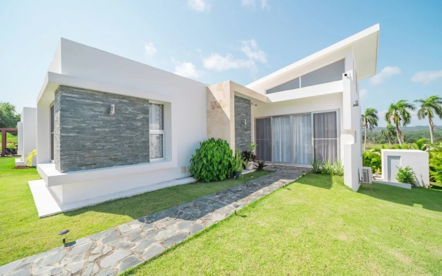 Amazing 2br Villa Near Surfing Beaches!