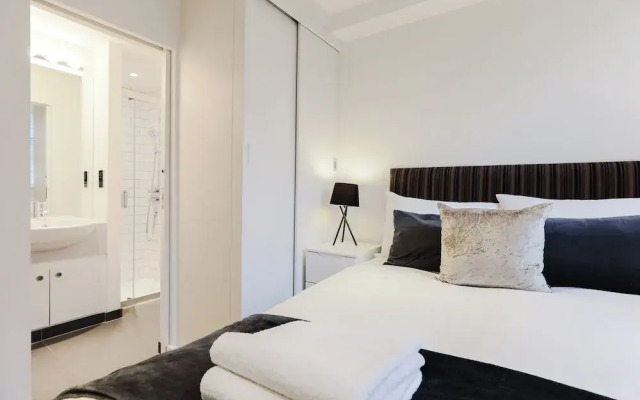 Trafalgar Square by Excel Apartments