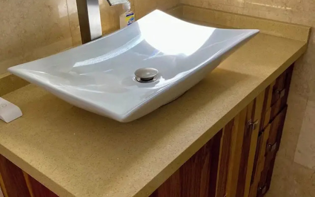 Roatan Infinity Pool & Ocean View