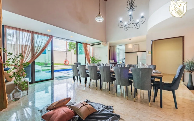 6BR Ampang Pool Villa 26P with Garden