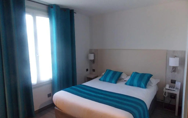 Отель Logis Hôtel Uzès Pont du Gard