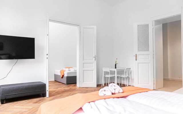 Joyful Apartments at Superb Location near AKH Hospital