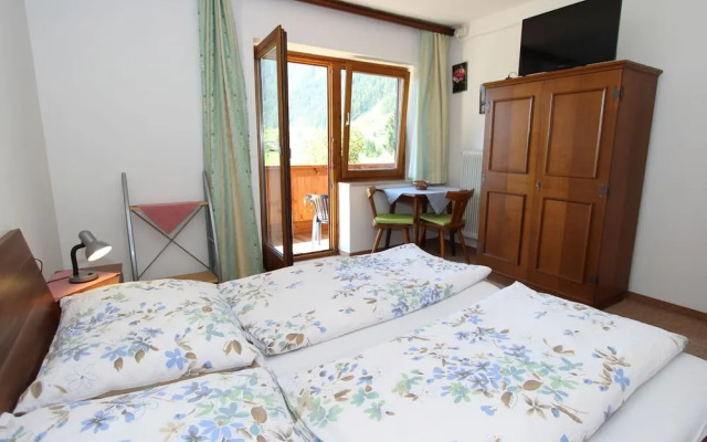 Spacious Apartment near Ski Trail in Maishofen