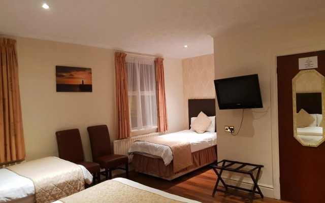 Ascot Hotel