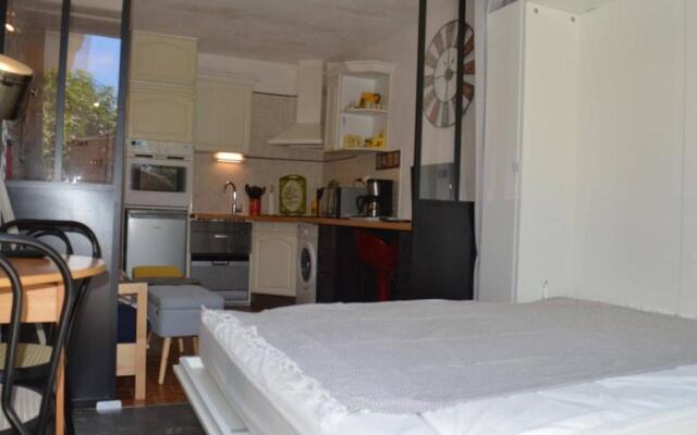 Appartement Le Grau-du-Roi, 1 pièce, 4 personnes - FR-1-250-127