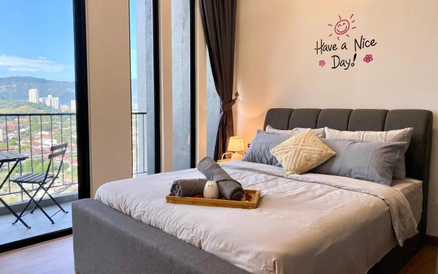 Beacon Executive Suite by stayCATion Homestay