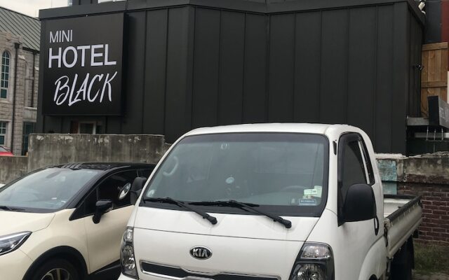 Hotel Black