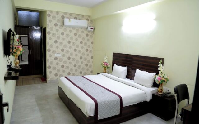 Liv In By Golden Plate