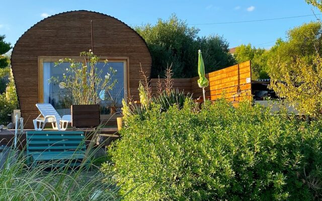 Tipi Lounge and breakfast