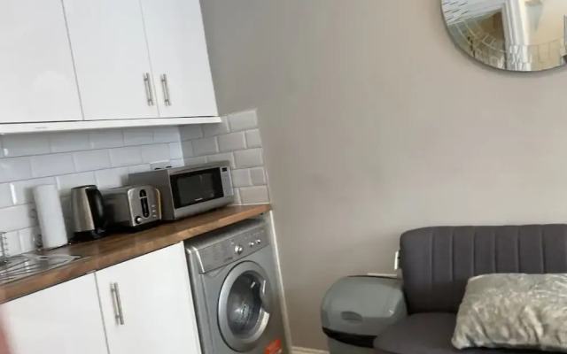 Private Self-contained Annex With Wifi & Parking