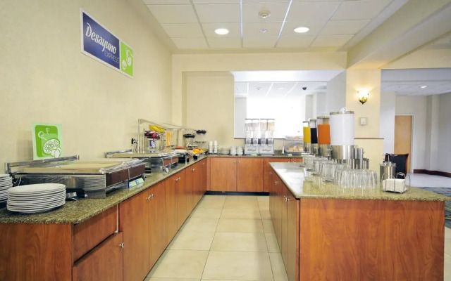 Holiday Inn Express Hotel & Suites Toluca Zona Aeropuerto by IHG