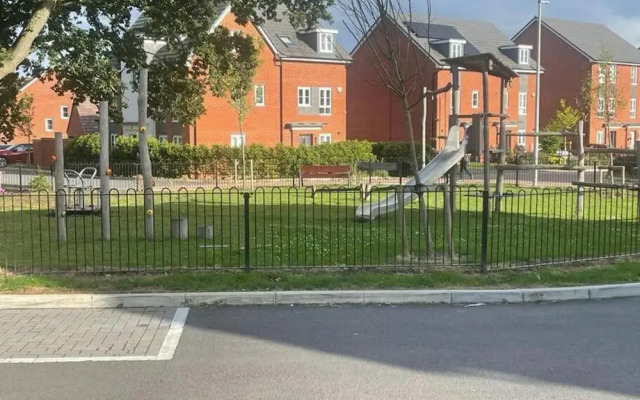 Bristol Unique Townhouse - 4 Bedroom House