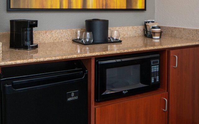 Courtyard by Marriott Nashville Airport