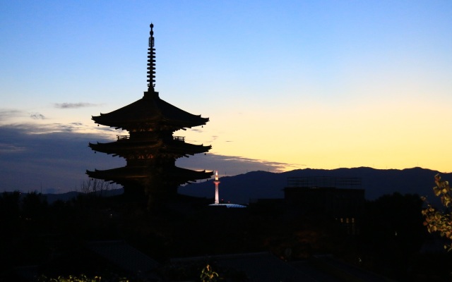 Tsumugi Tojihigashimonmae