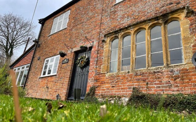 Beautiful 2bed Cottage in Knowle St Giles nr Chard