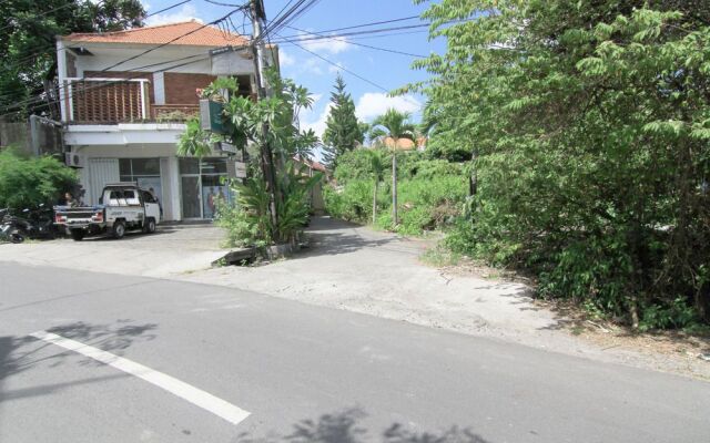 Airy Seminyak Kerobokan Tegal Cupek Gang Karna Bali