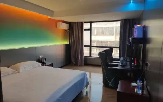 The Wall Street Holiday Hotel