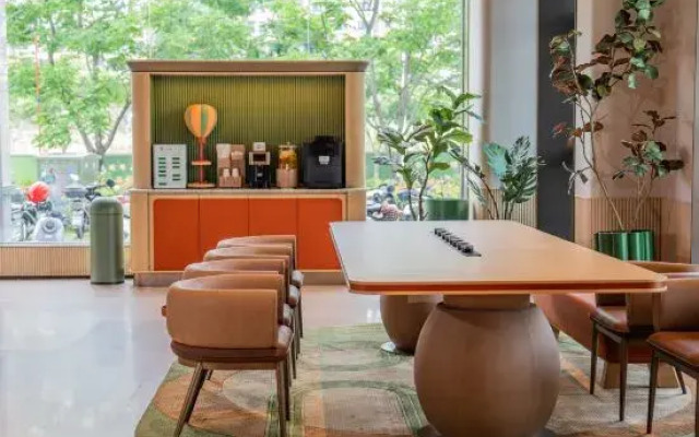 Orange Hotel (Yichang East Railway Station)