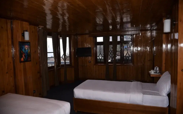 The Rope Resort