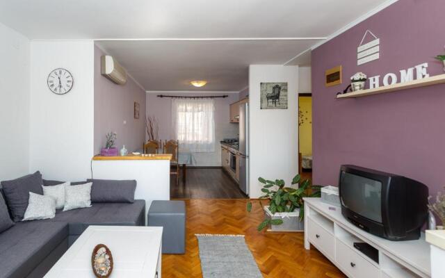 Shabby Chic Apartment ° 1 close to Krk centre