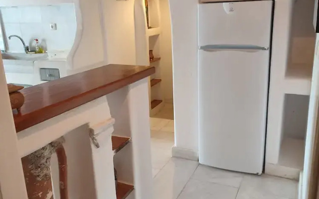 Ornos Beachside 2 Bd Stylish House