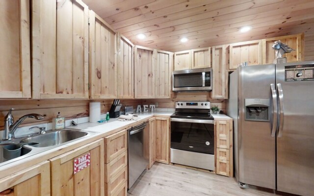 Double L Ranch 1 Bedroom Farmhouse by RedAwning