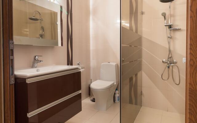 FM Luxury 2-BDR Apartment - Rocky House